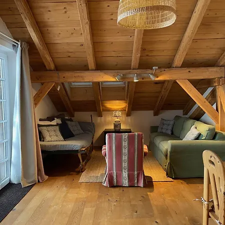 Lindennest - Romantic Lime Loft Apartment