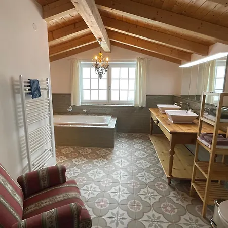 Lindennest - Romantic Lime Loft *