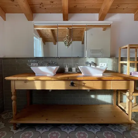 Lindennest - Romantic Lime Loft * 瑞斯·贝·泽费尔德